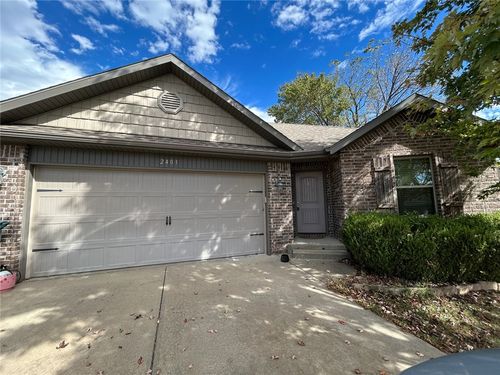 2401 S 11th Pl, Rogers, AR, 72758-6237 | Card Image