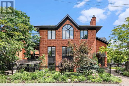 3-33 Charles St, Ottawa, ON, K1M1R3 | Card Image