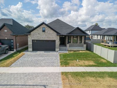 46 Elwood St, House other with 4 bedrooms, 3 bathrooms and 4 parking in Strathroy ON | Image 1