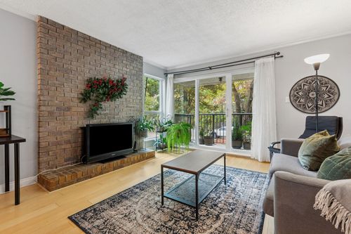 204-1234 Pendrell St, Vancouver, BC, V6E1L6 | Card Image
