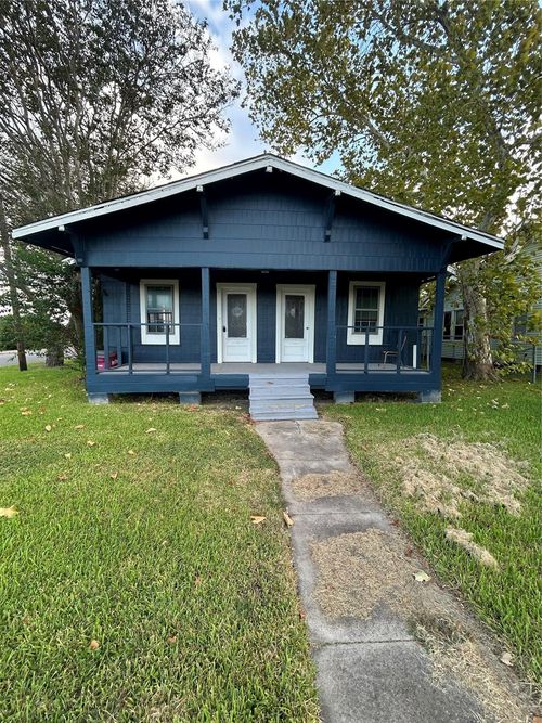 530 W 1st St, Freeport, TX, 77541-5708 | Card Image
