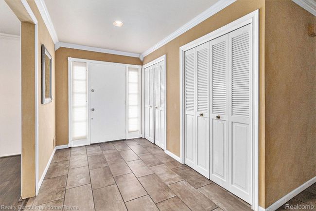 4819 Thorntree Dr, House other with 4 bedrooms, 3 bathrooms and null parking in West Bloomfield MI | Image 4