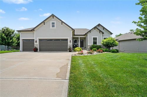 603 Rock Bridge Ct, Smithville, MO, 64089-8009 | Card Image