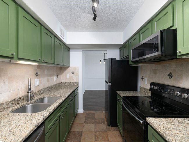 2015 Huntingdon Chase, Condo with 2 bedrooms, 2 bathrooms and null parking in Sandy Springs GA | Image 16