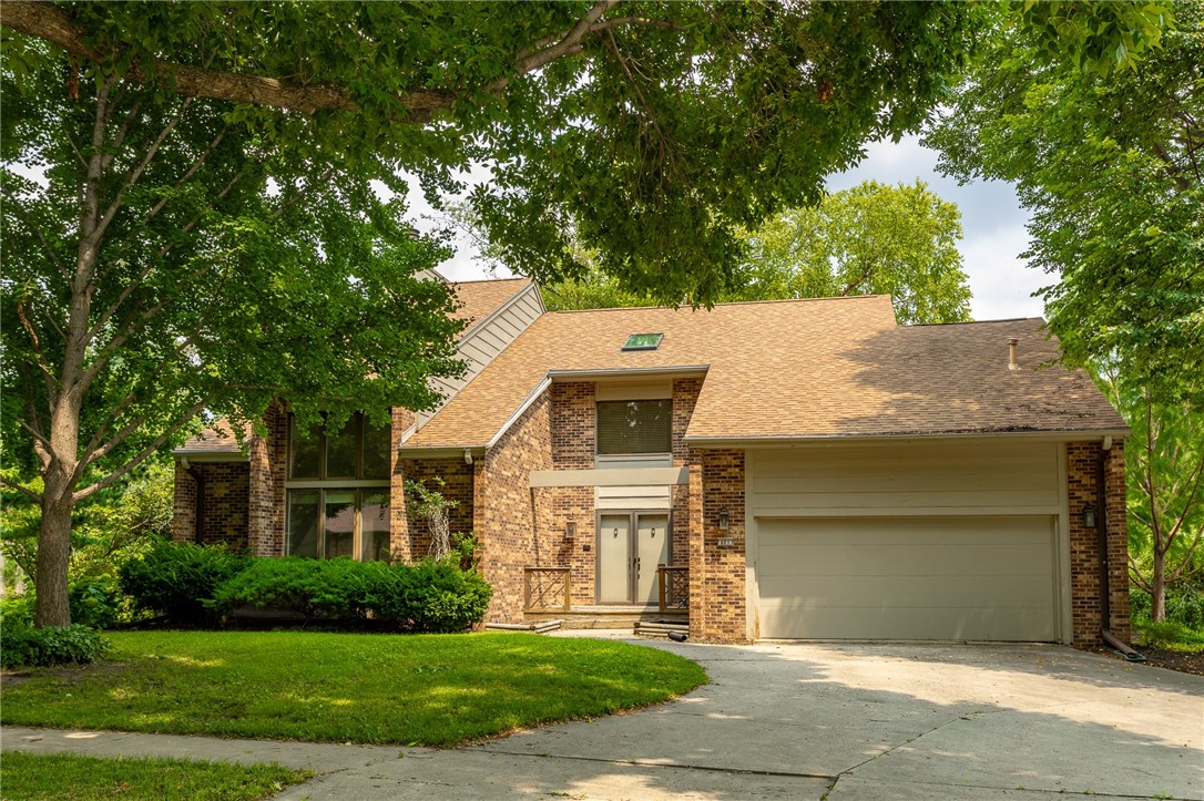 52nd Ct, West Des Moines, IA 50265