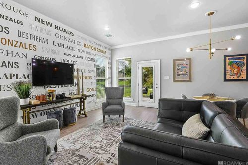 8116 Village Lake Ave, Baton Rouge, LA, 70820-8774 | Card Image