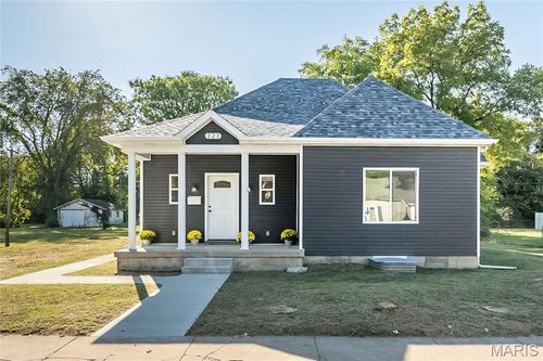323 Church St, East Alton, IL, 62024-1107 | Card Image
