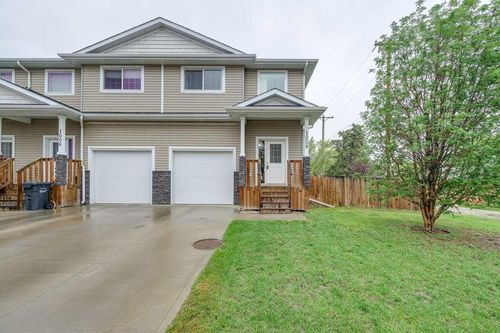 1008 Minto Street, Penhold, AB, T0M1R0 | Card Image