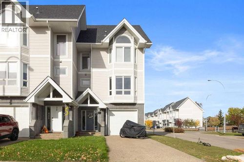 97 Wilson Dr, Fort Mcmurray, AB, T9H0A3 | Card Image