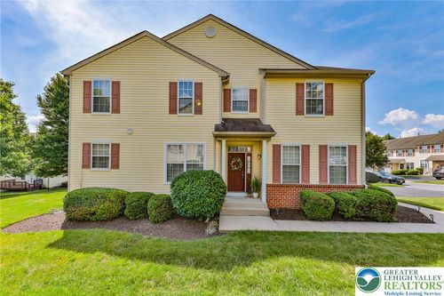 8100 W Cross Creek Circle, Upper Macungie Twp, PA, 18031 | Card Image