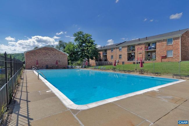 APT-4 - 2421 Barracks Pl, Condo with 2 bedrooms, 1 bathrooms and null parking in CHARLOTTESVILLE VA | Image 12