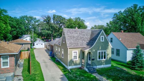 718 N Broadway, Fergus Falls, MN, 56537-1930 | Card Image