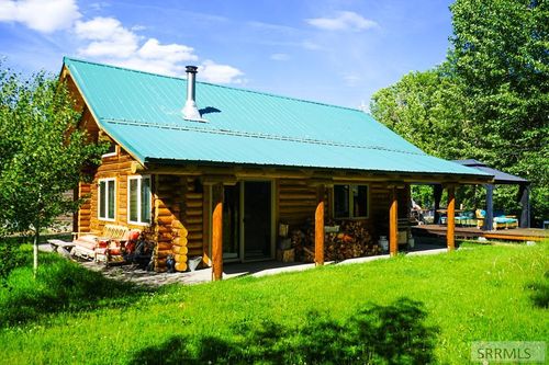 5479 Challis Creek Rd, Challis, ID, 83226-4939 | Card Image
