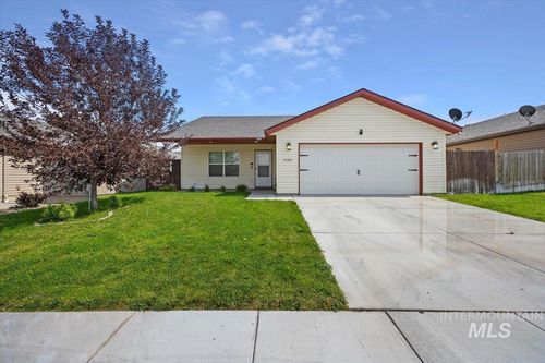 1030 S Date St, Jerome, ID, 83338-3300 | Card Image