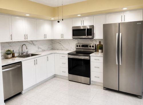 312-8650 Sw 133rd Avenue Rd, Miami, FL, 33183-5326 | Card Image