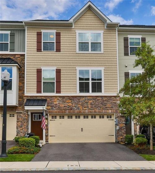2356 Raya Way, Easton, PA, 18045-5781 | Card Image