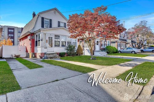 27 E Grove Avenue, Woodbridge Proper, NJ, 07095 | Card Image