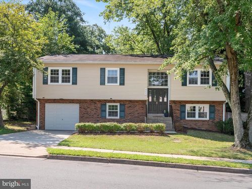 855 Park Ave, HERNDON, VA, 20170-3215 | Card Image