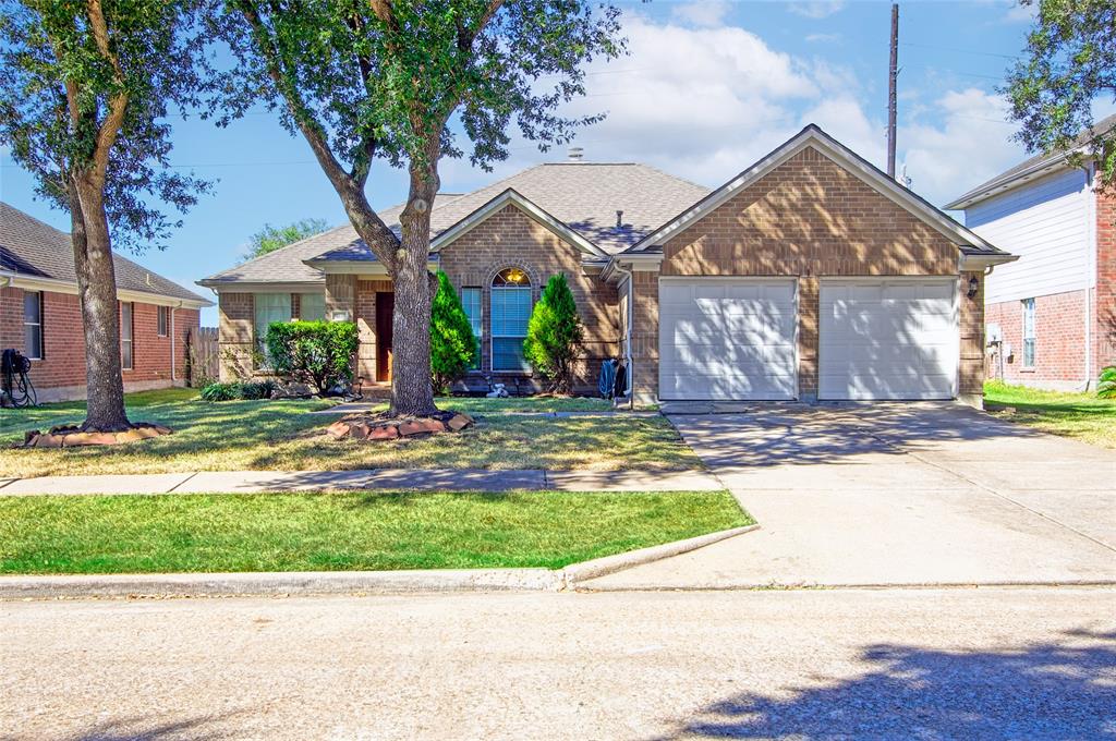 Oakland Mills Dr, Richmond, TX 77407