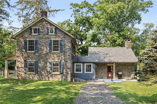 1067 W Thatcher Rd, QUAKERTOWN, PA, 18951-5529 | Card Image