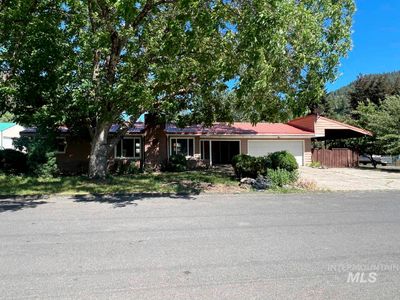 250 Bartlett Street, House other with 2 bedrooms, 3 bathrooms and 4 parking in Orofino ID | Image 1