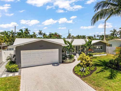 1611 Ne 40th Pl, Oakland Park, FL, 33334-5457 | Card Image