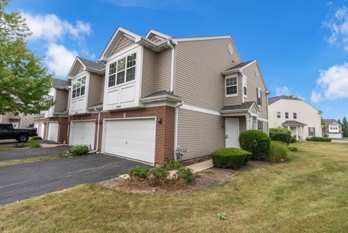 3926 Preston Dr, Yorkville, IL, 60560-5100 | Card Image