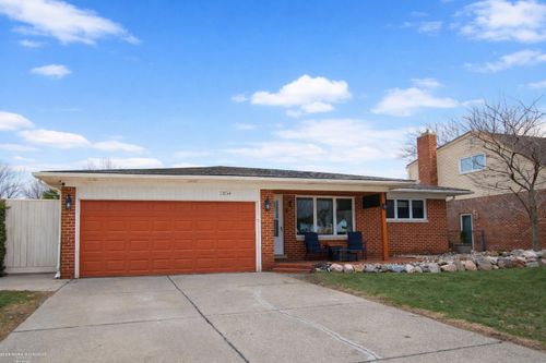 13154 Leech Dr, Sterling Heights, MI, 48312-3251 | Card Image