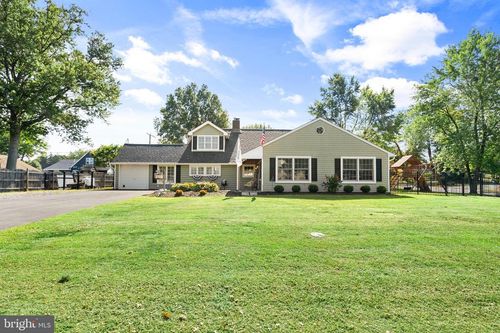 88 Forsythia Dr N, LEVITTOWN, PA, 19056-1819 | Card Image