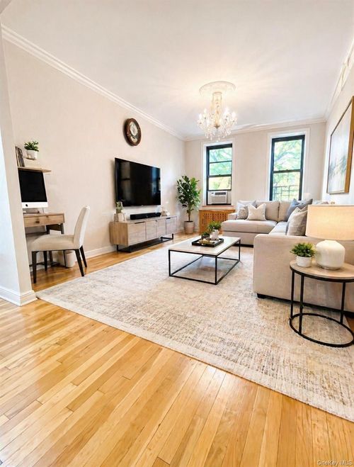 311-84-01 Main St, Jamaica, NY, 11435-1707 | Card Image