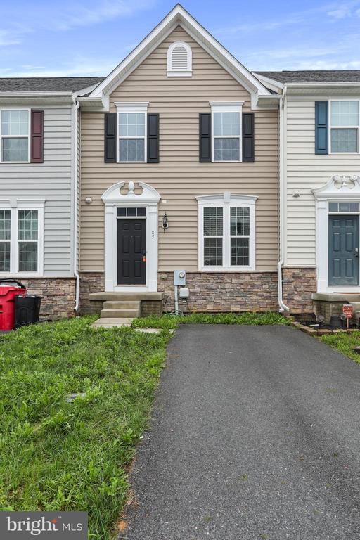 Norwood Dr, Falling Waters, WV 25419