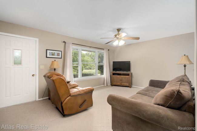 20-web-or-mls-Interiors (01 of 36).jpg | Image 16