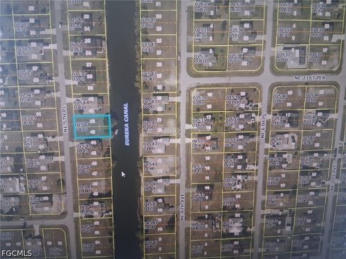 2033 Ne 5th Pl, Cape Coral, FL, 33909-4338 | Card Image
