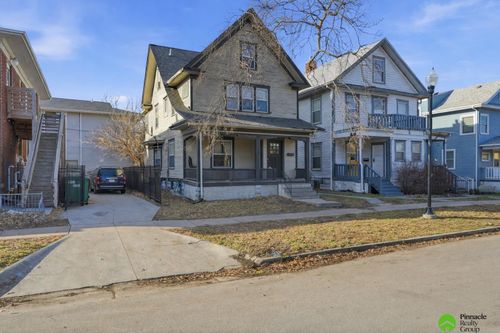 925/927, 929/931 Goodhue Boulevard, Lincoln, NE, 68508 | Card Image