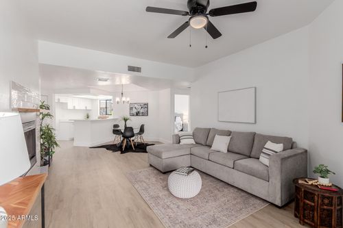 206-1352 E Highland Ave, Phoenix, AZ, 85014-3768 | Card Image