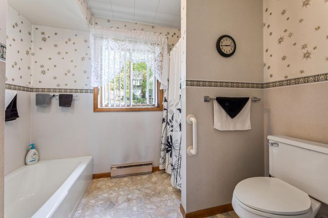 Main Level Bathroom -Separate Shower | Image 16