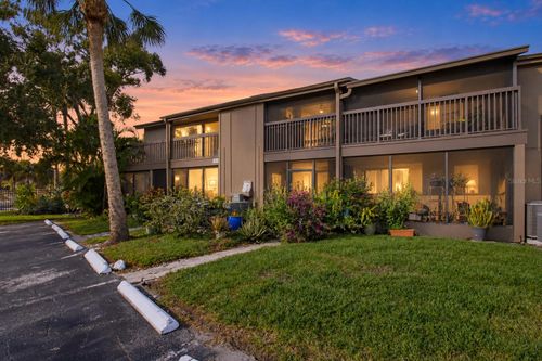 46b4-6346 Newtown Cir, Tampa, FL, 33615-5907 | Card Image