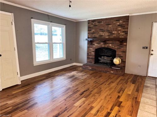 215 Cardinal Ln, Ronda, NC, 28670-9029 | Card Image