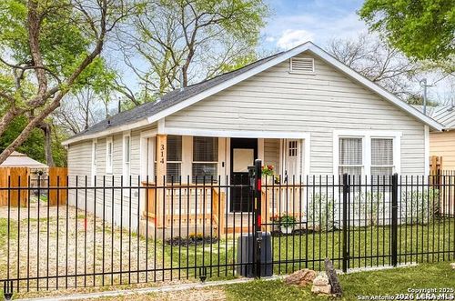 314 Trail St, San Antonio, TX, 78212-3133 | Card Image
