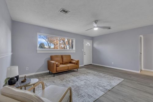 1945 Riverdale Rd, Columbus, OH, 43232-2754 | Card Image