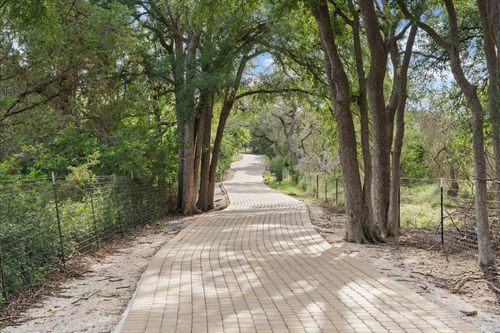 1525 Springlake Dr, Dripping Springs, TX, 78620-4144 | Card Image