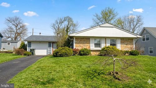 139 Edge Ln, Willingboro, NJ, 08046-2415 | Card Image