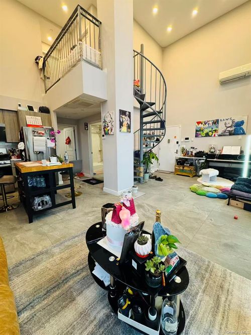 apt-6b-3258 105th St, East Elmhurst, NY, 11369-2634 | Card Image