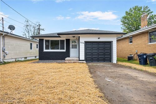 586 Hillman Rd, Akron, OH, 44312-2157 | Card Image