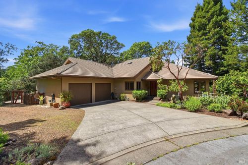 4730 Woodcliff Ct, Santa Rosa, CA, 95405-8750 | Card Image