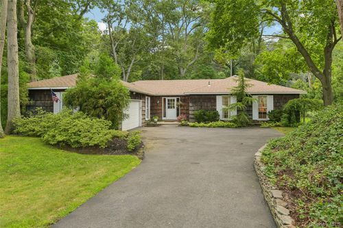 14 Mont Ave, Dix Hills, NY, 11746-6850 | Card Image