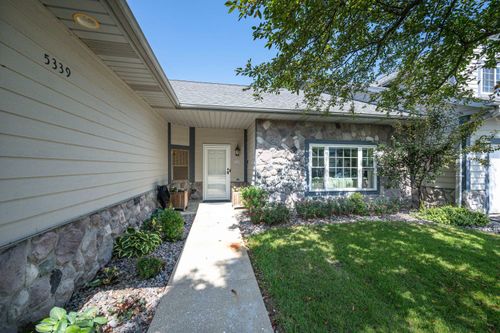 5339 S Hidden Dr, Greenfield, WI, 53221-3241 | Card Image