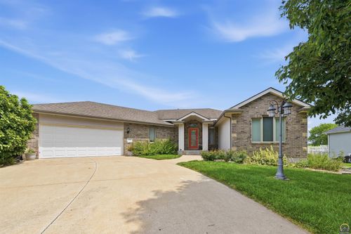 5218 Nw Sterling Chase Dr, Topeka, KS, 66618-2566 | Card Image