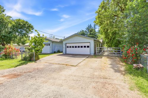 102 Elm St, Phoenix, OR, 97535-7765 | Card Image