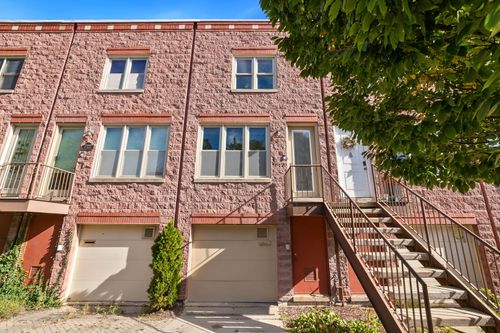 c-2001 N Honore St, Chicago, IL, 60614-3939 | Card Image